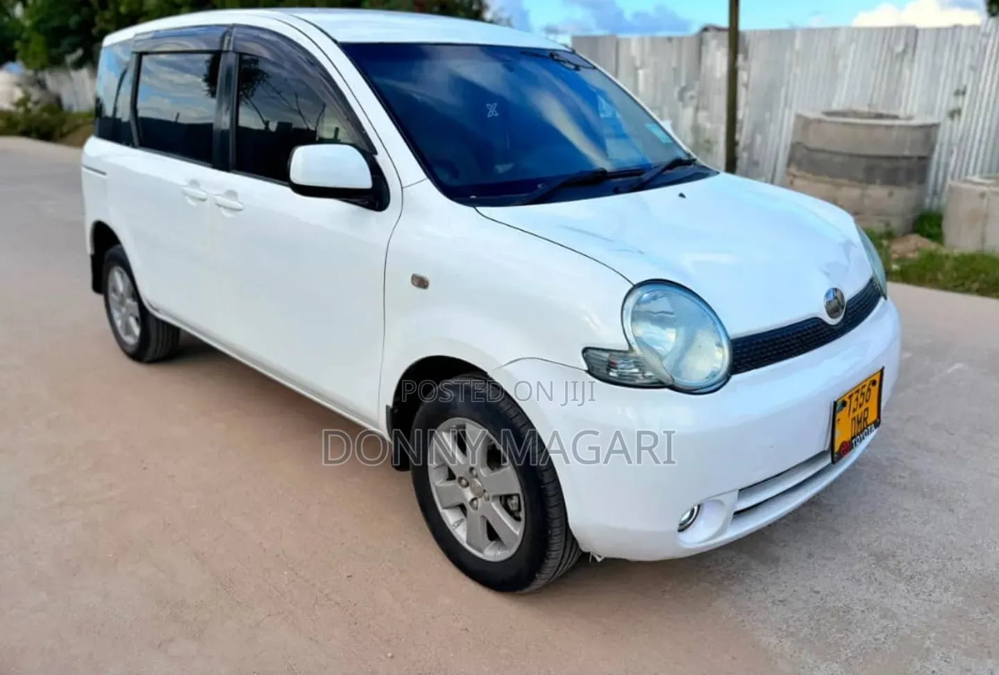 Toyota Sienta 2004 White