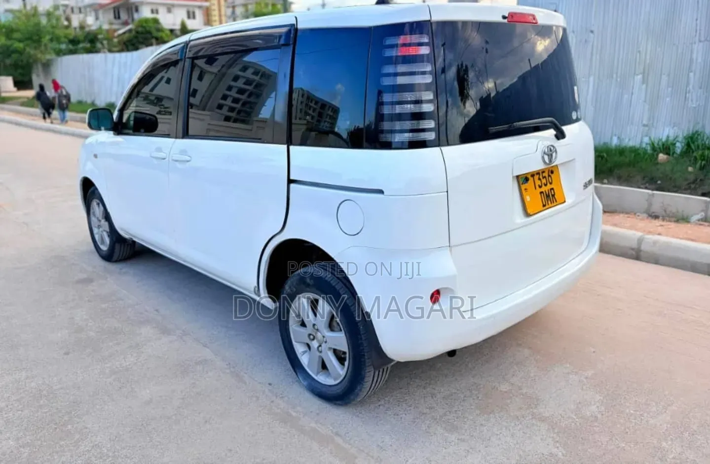 Toyota Sienta 2004 White