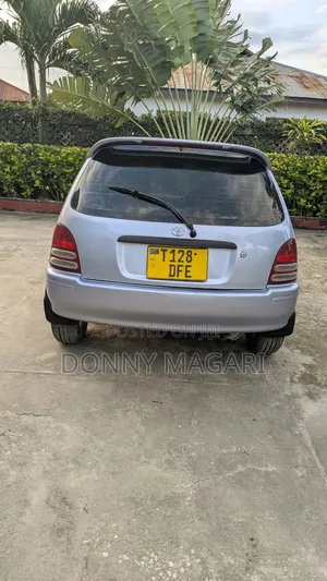 Toyota Starlet 2002 Silver