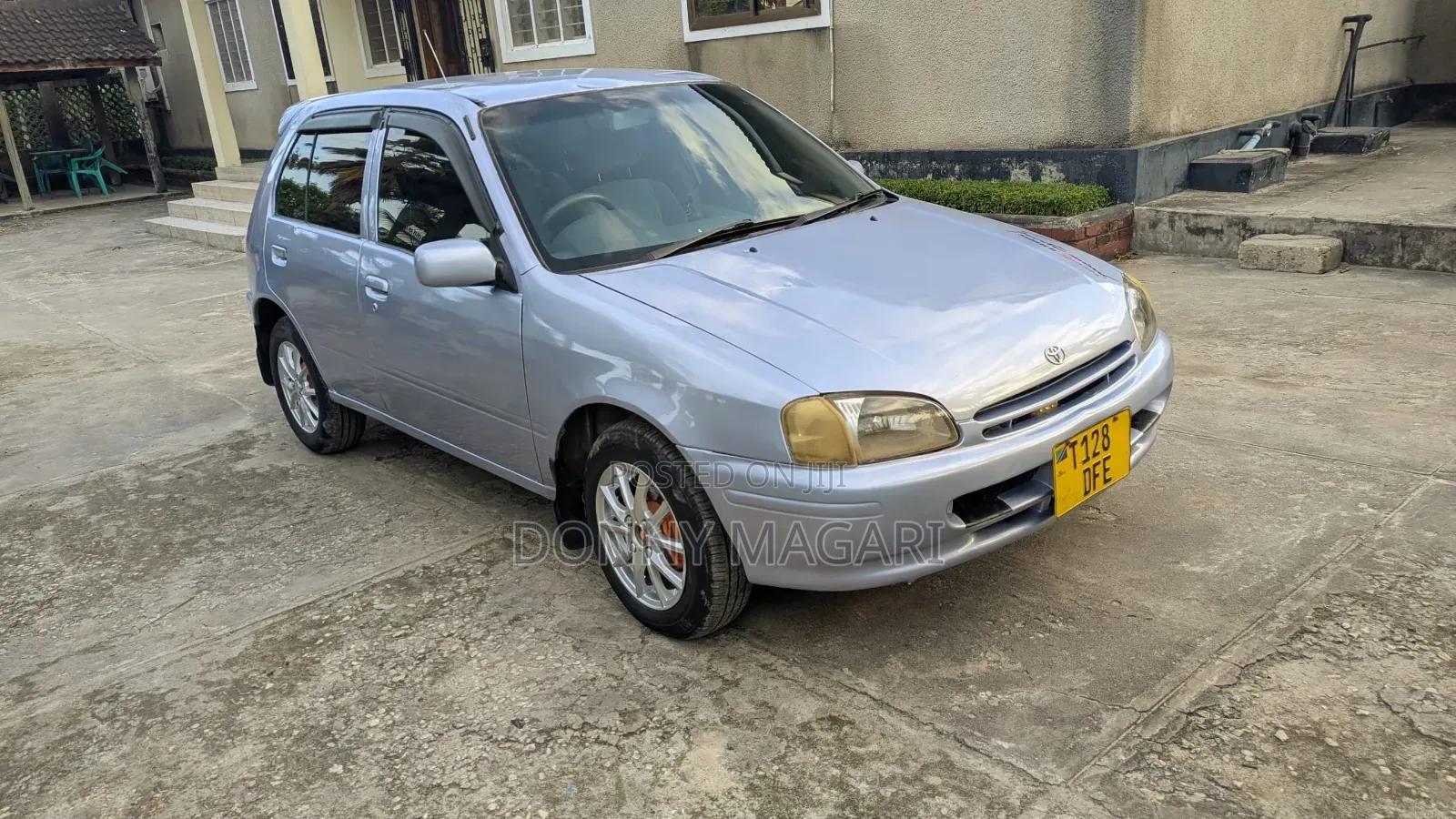 Toyota Starlet 2002 Silver