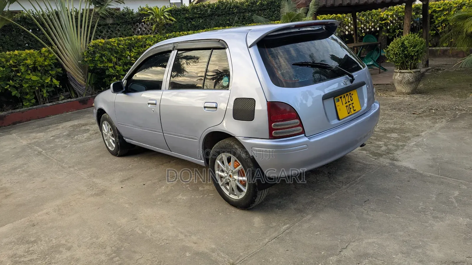 Toyota Starlet 2002 Silver