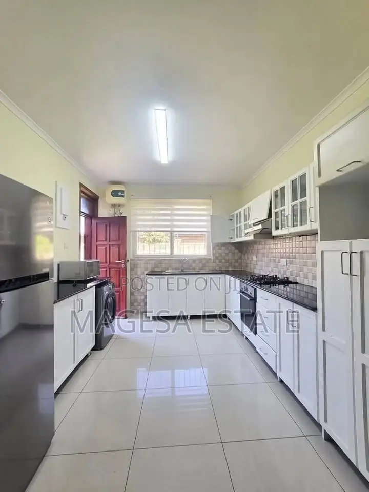 Furnished 4bdrm Apartment in Oysterbay for rent