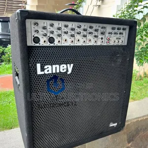 Laney Ah200 Bass Combo Powerful Speaker With 15 Inches And 165 Watts