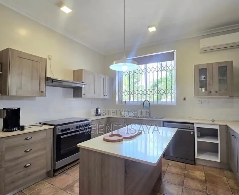 Furnished 4bdrm Apartment in Oyster Bay for rent