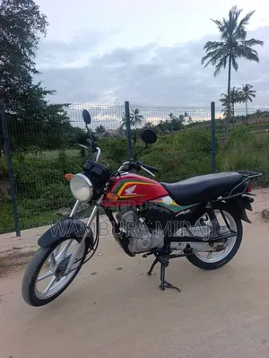 Honda CB 2025 Black