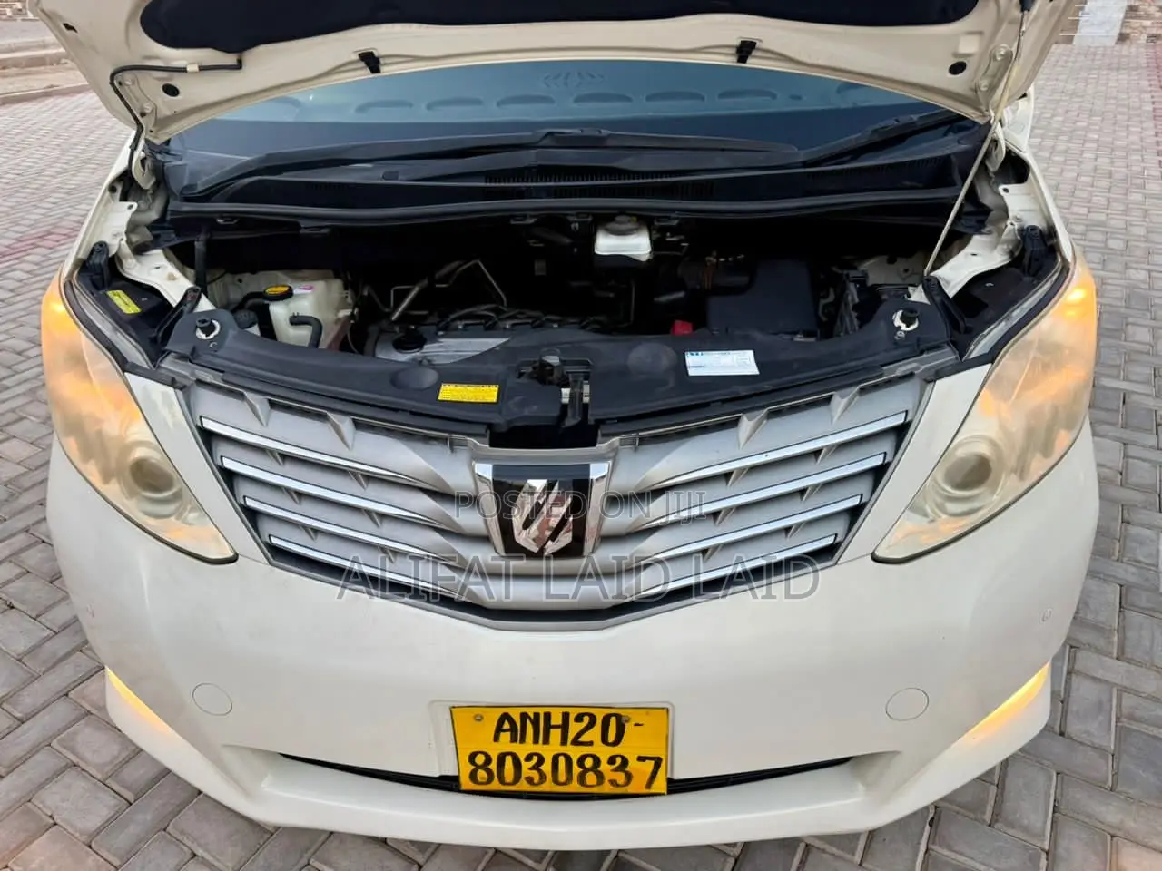 Toyota Alphard 2.4 Hybrid AWD 2011 White