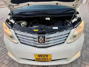 Toyota Alphard 2.4 Hybrid AWD 2011 White