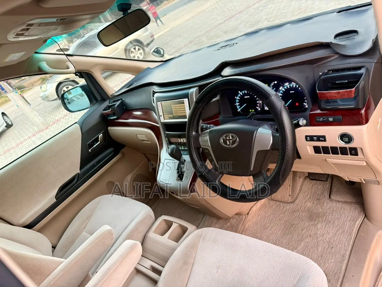 Toyota Alphard 2.4 Hybrid AWD 2011 White