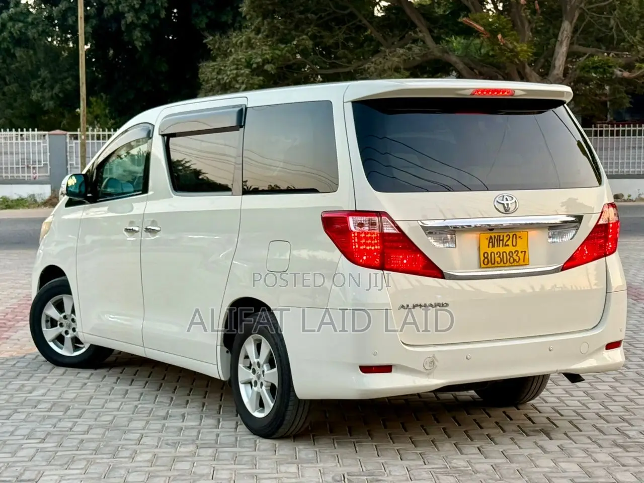 Toyota Alphard 2.4 Hybrid AWD 2011 White