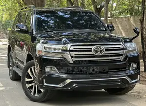 Toyota Land Cruiser 4.6 V8 ZX 2017 Black