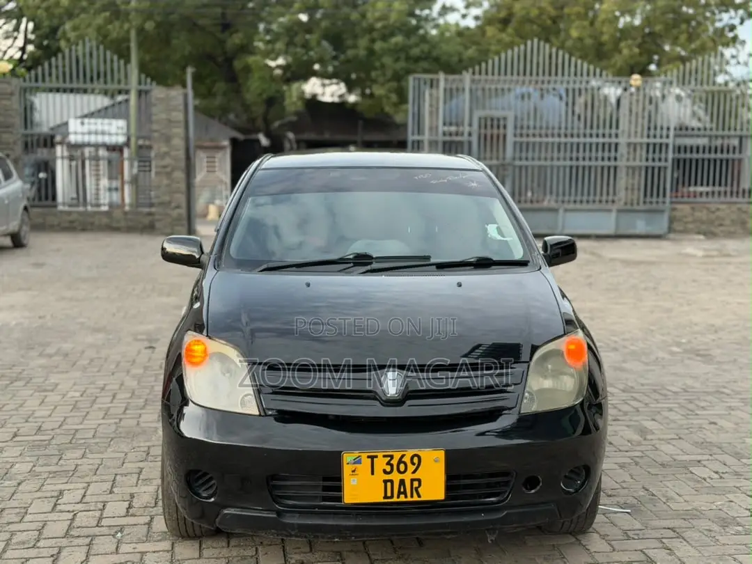 Toyota IST 2004 Black