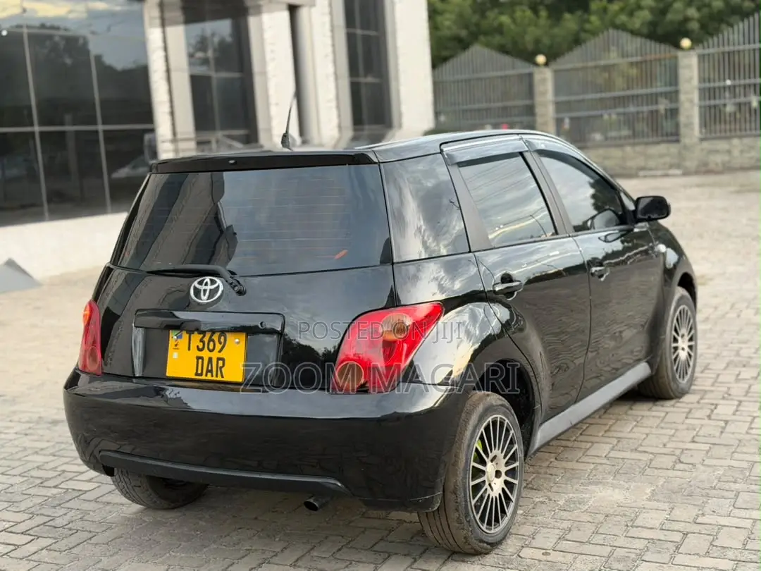 Toyota IST 2004 Black