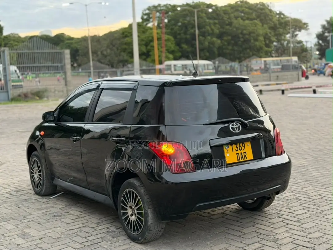 Toyota IST 2004 Black