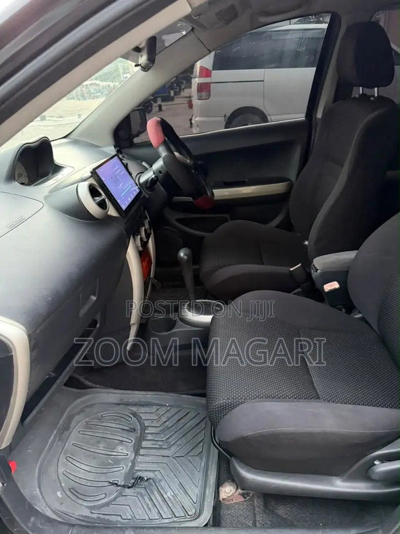 Toyota IST 2004 Black