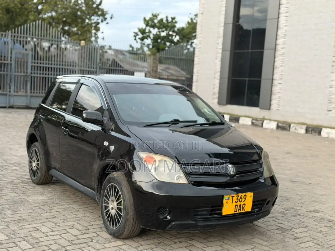 Toyota IST 2004 Black