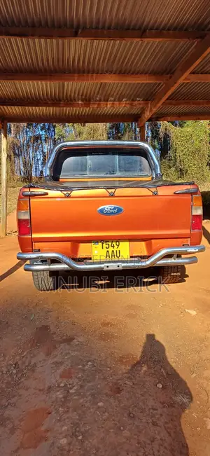 Ford Ranger XL 4x2 Regular Cab 5.75 ft. box 111.6 in. WB 1999 Orange