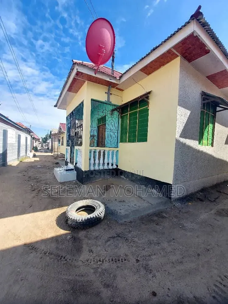 Furnished 11bdrm House in Biriani Real Estate, Chamazi for sale