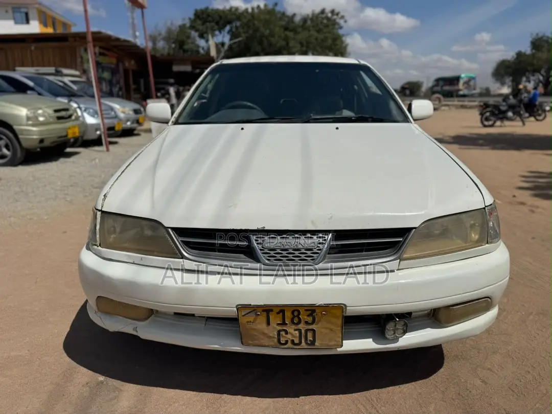 Toyota Carina 1.5 FWD Sedan 2001 White