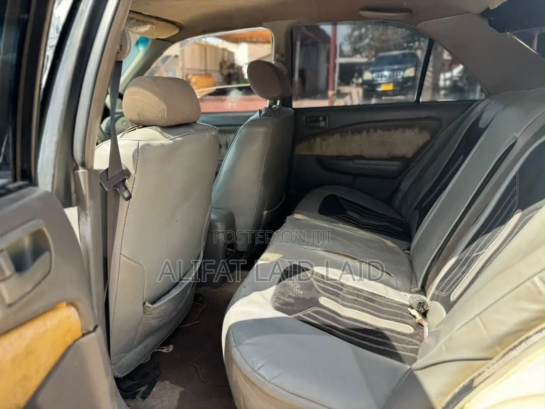 Toyota Carina 1.5 FWD Sedan 2001 White
