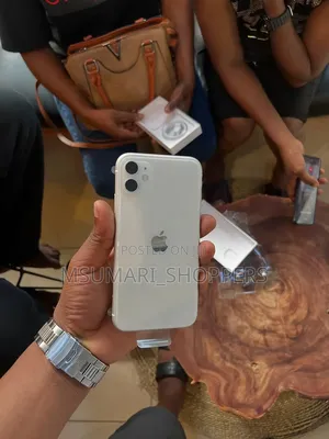 New Apple iPhone 11 128 GB White