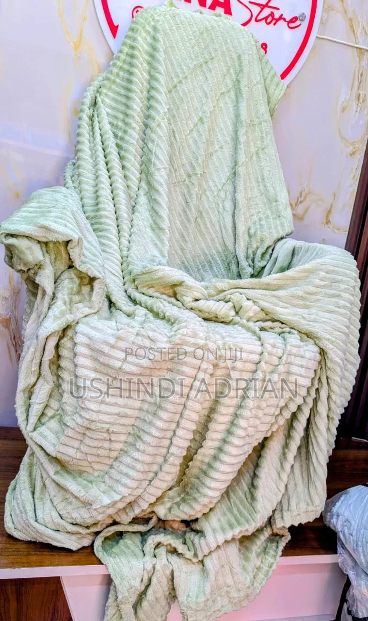 Blanket Foronya Set (Mpya Kabisa)