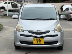 Toyota Ractis 2011 Silver