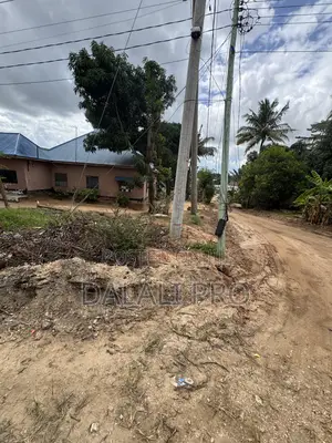Kiwanja Kinauzwa Kibada Kigamboni