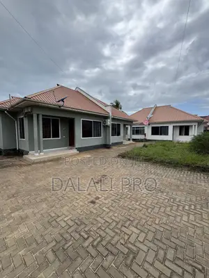 8bdrm Apartment in Kigamboni for sale