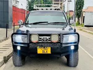 Toyota Land Cruiser 2005 Black