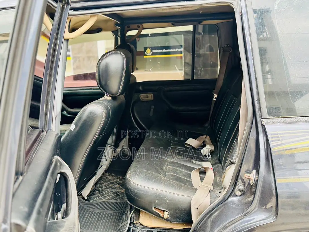 Toyota Land Cruiser 2005 Black