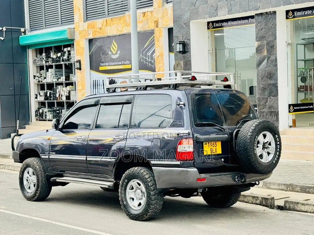 Toyota Land Cruiser 2005 Black