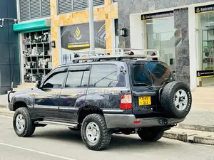 Toyota Land Cruiser 2005 Black