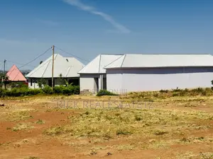 Kiwanja Kinauzwa Kisesa Stendi Ya Kwanza