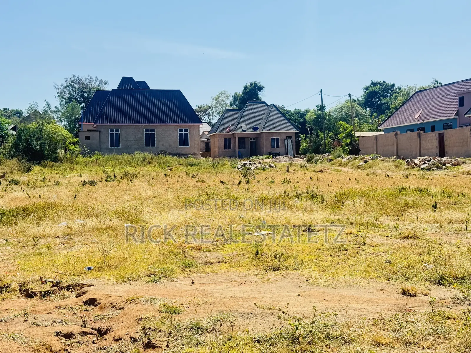 Kiwanja Kinauzwa Kisesa Stendi Ya Kwanza