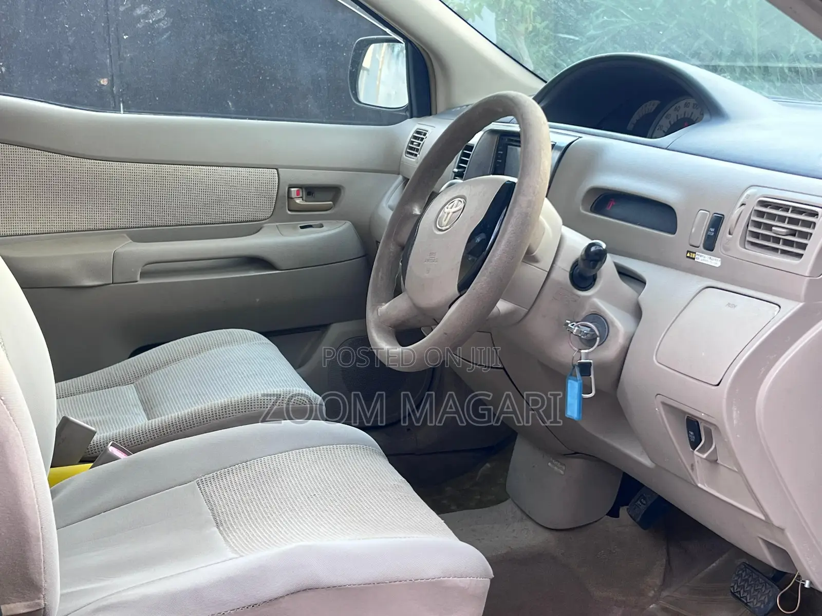Toyota Raum 2005 Silver