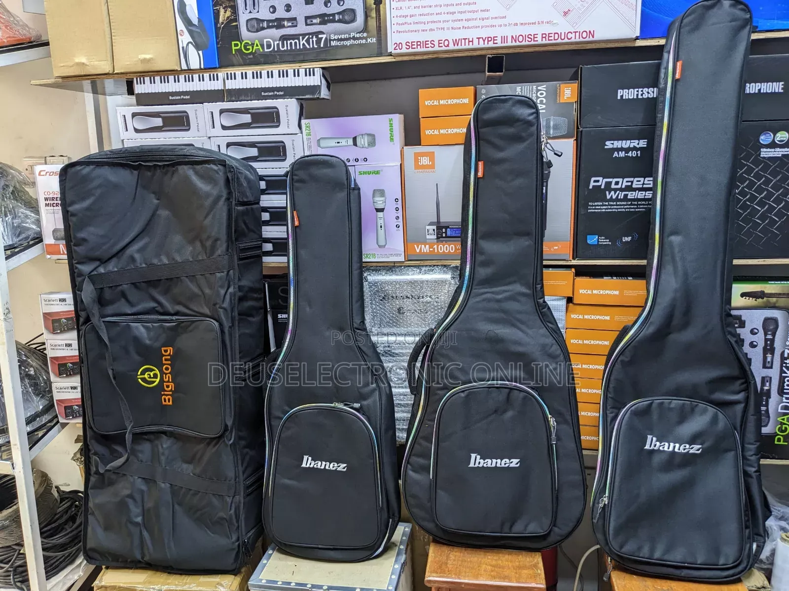 Ma Bagi Ya Guitar Na Keyboad Available