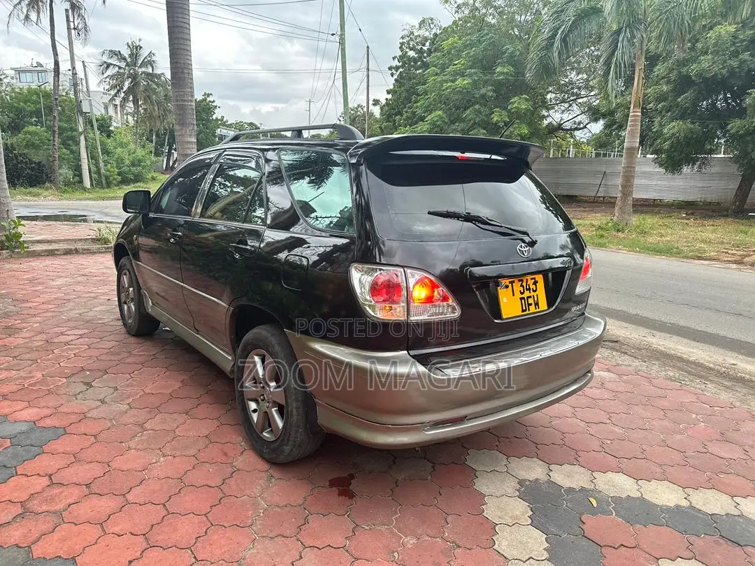 Toyota Harrier 2002 Black