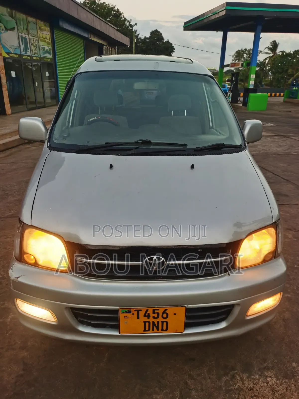 Toyota Noah 2.0 AWD (8 Seater) 2001 Silver