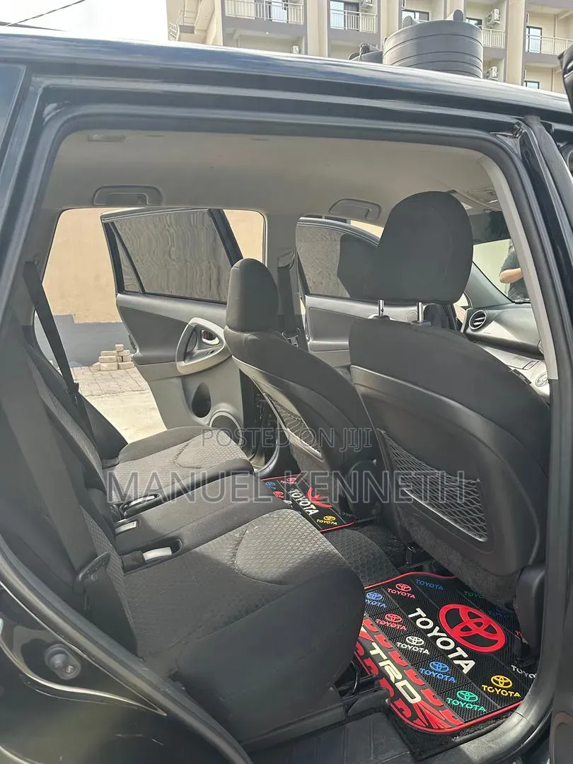 Toyota Vanguard 2011 Black