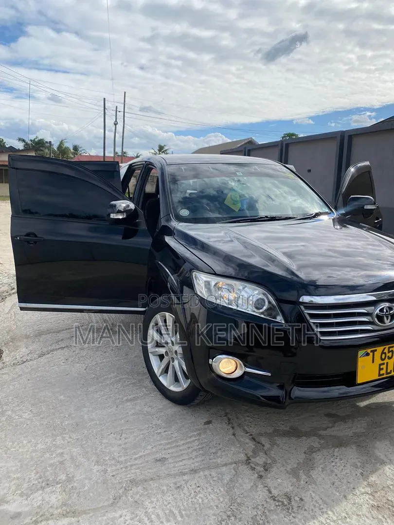 Toyota Vanguard 2011 Black