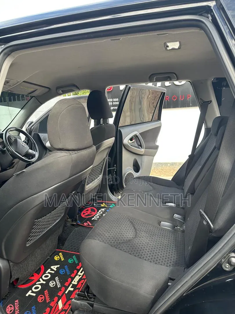 Toyota Vanguard 2011 Black