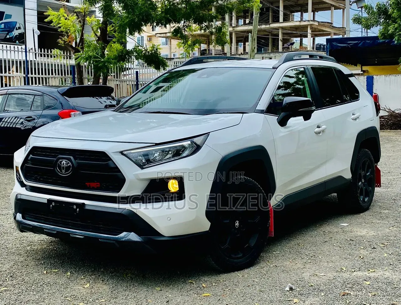 Toyota RAV4 2021 White