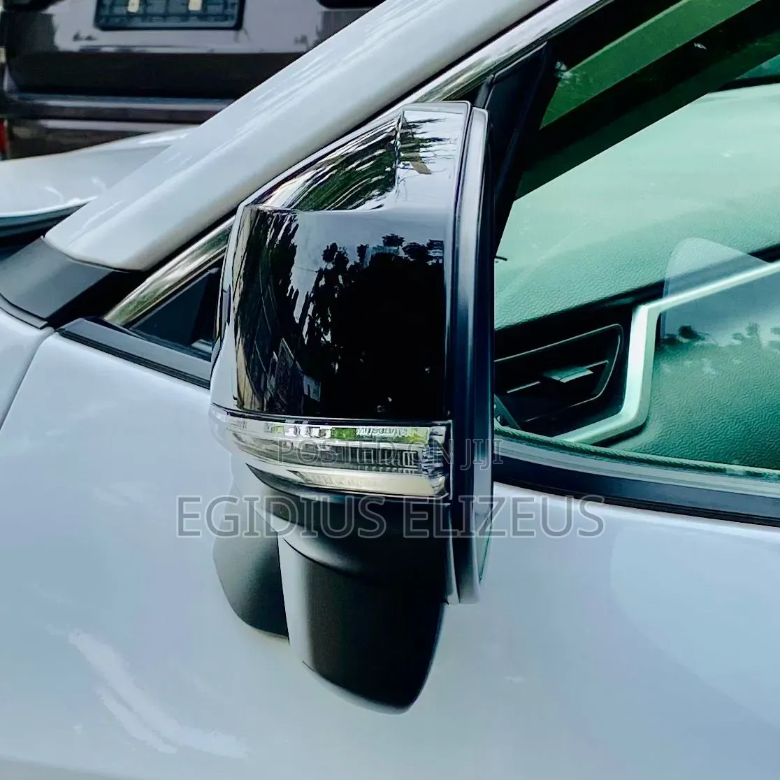 Toyota RAV4 2021 White