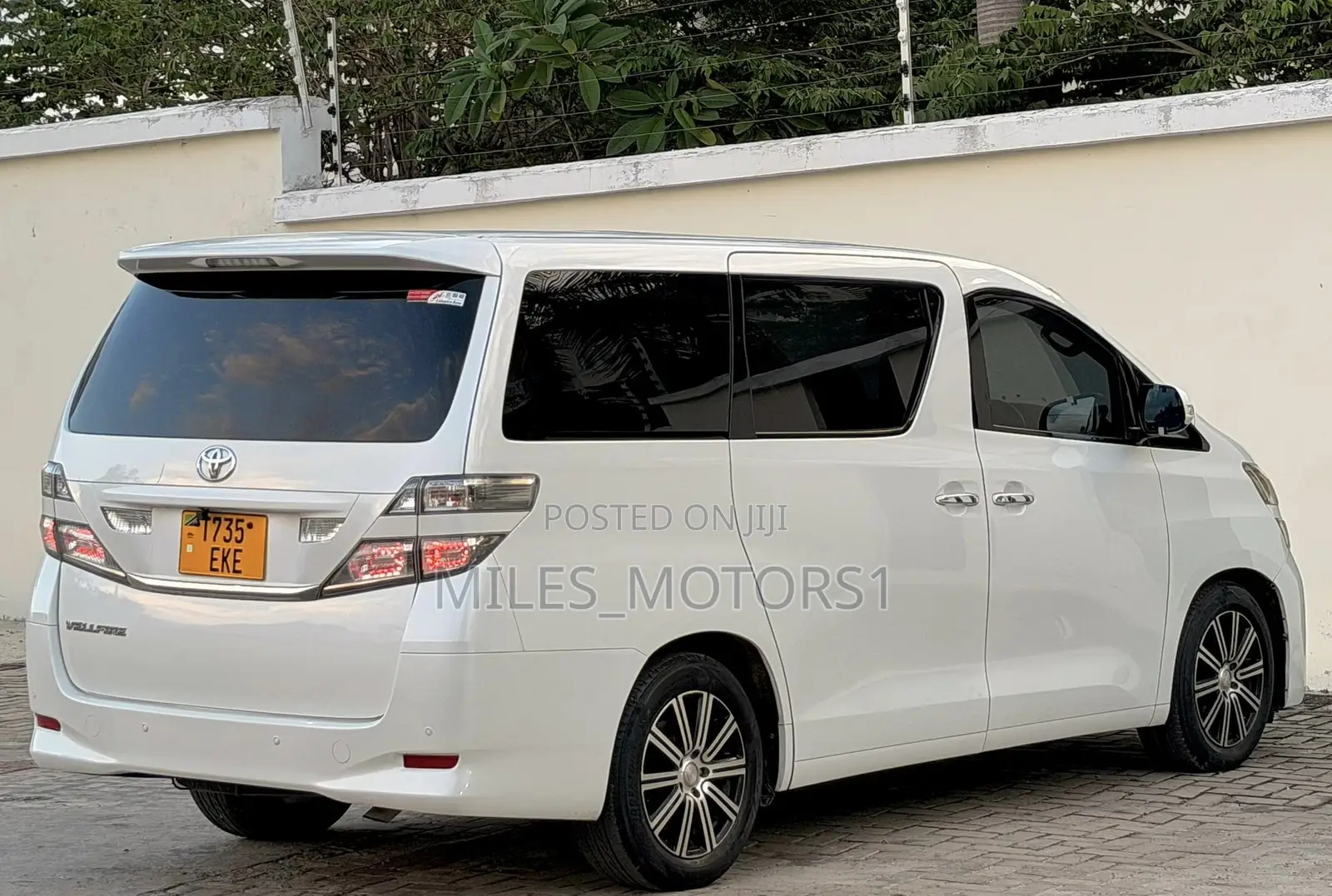 Toyota Vellfire 2012 White