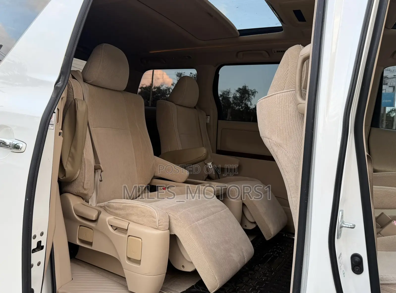 Toyota Vellfire 2012 White