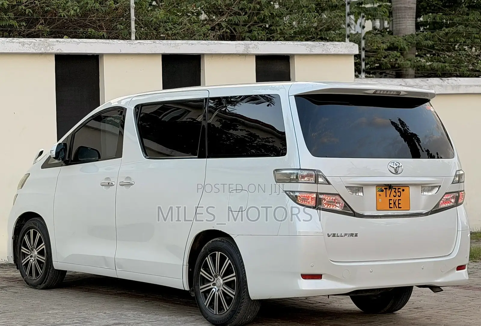 Toyota Vellfire 2012 White