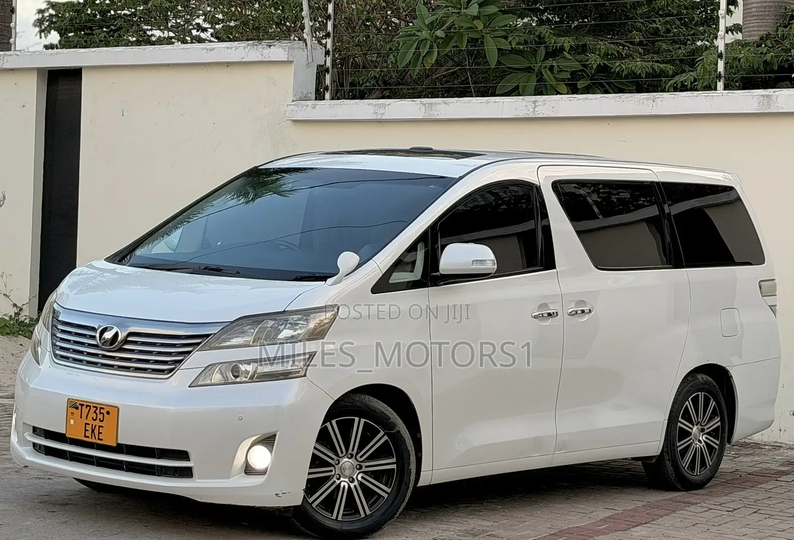 Toyota Vellfire 2012 White