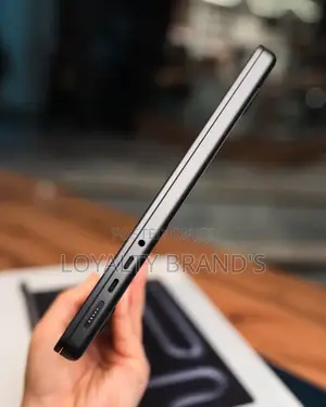 New Laptop Apple MacBook Pro 2025 M5 24GB Apple M5 SSD 512GB
