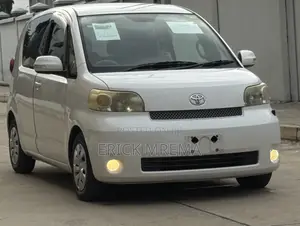 Toyota Porte 2008 White