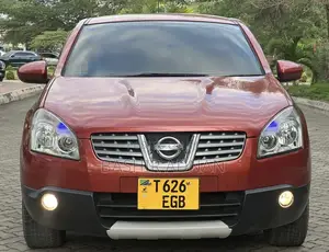 Nissan Dualis 2010 Orange